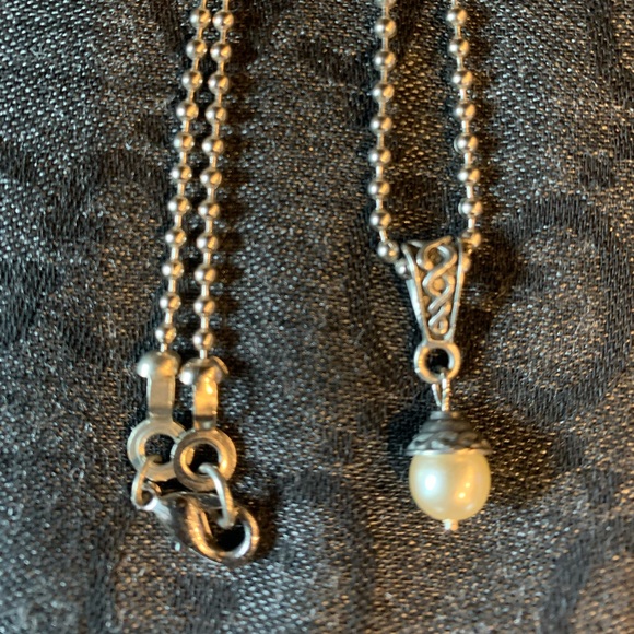 Silver & pearl necklace & earrings set. Both with filigree design by pearls - Picture 2 of 5